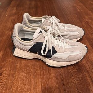 New Balance 327 size W8.5